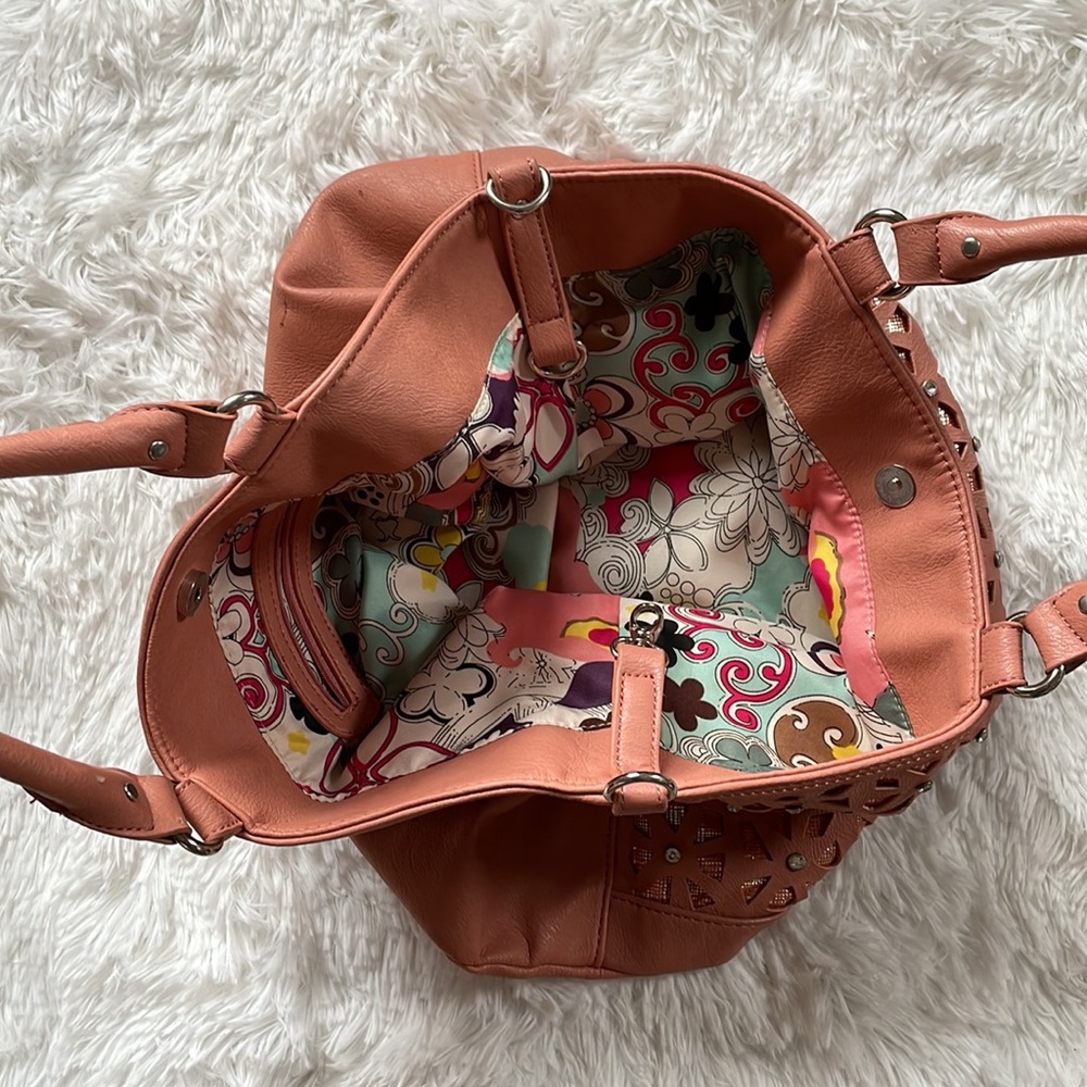 Coral die cut sparkle bag - Picture 4 of 5